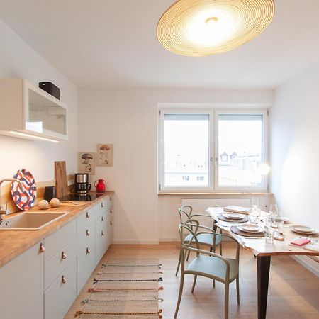 Ferienwohnung Juliusliving - Modernes Wohnen An Der Juliuspromenade Würzburg Exterior foto