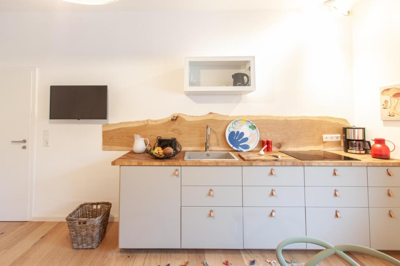 Ferienwohnung Juliusliving - Modernes Wohnen An Der Juliuspromenade Würzburg Exterior foto
