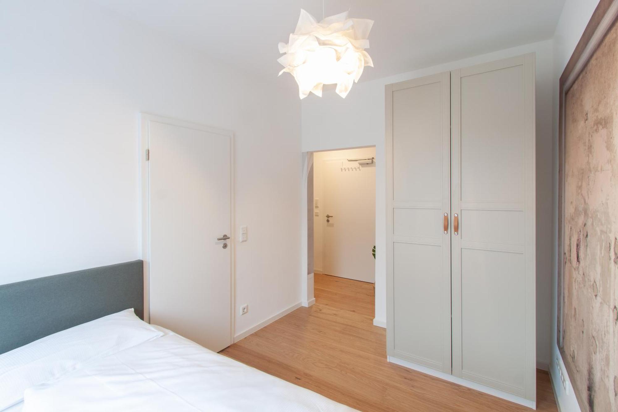 Ferienwohnung Juliusliving - Modernes Wohnen An Der Juliuspromenade Würzburg Exterior foto